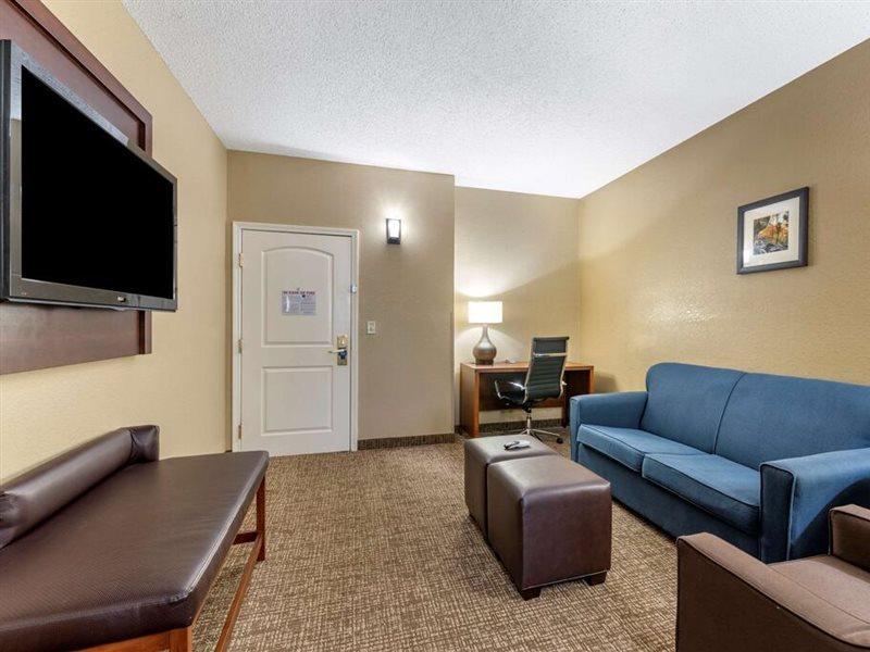 Comfort Inn & Suites El Dorado Exterior photo